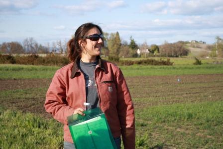 Shaina Bronstein, Farm Manager teaching about soil fertility. Phot by Melissa Matthewson